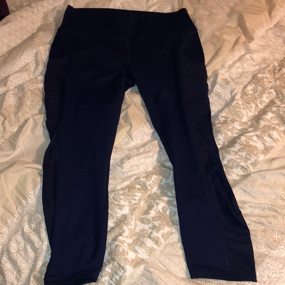 Fabletics Mika High-Waisted Pocket Capri